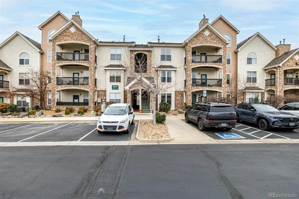 $2,300 | 18919 East Warren Circle, Unit B107, Aurora, CO 80013