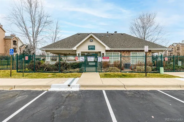 $2,300 | 18919 East Warren Circle, Unit B107, Aurora, CO 80013