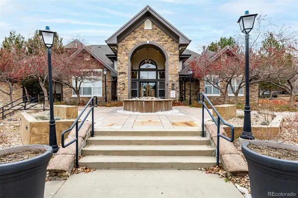 $2,300 | 18919 East Warren Circle, Unit B107, Aurora, CO 80013