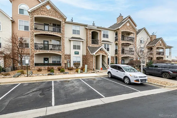$2,300 | 18919 East Warren Circle, Unit B107, Aurora, CO 80013