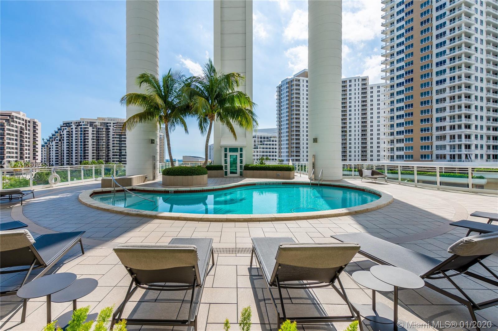 900 Brickell Key Boulevard, Unit 2704 Miami, FL 33131 - Photo 15 of 22