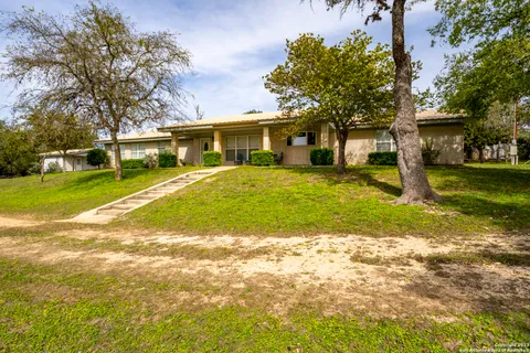 $1,250,000 | 121 B Bartel Road, Comfort, TX 78013