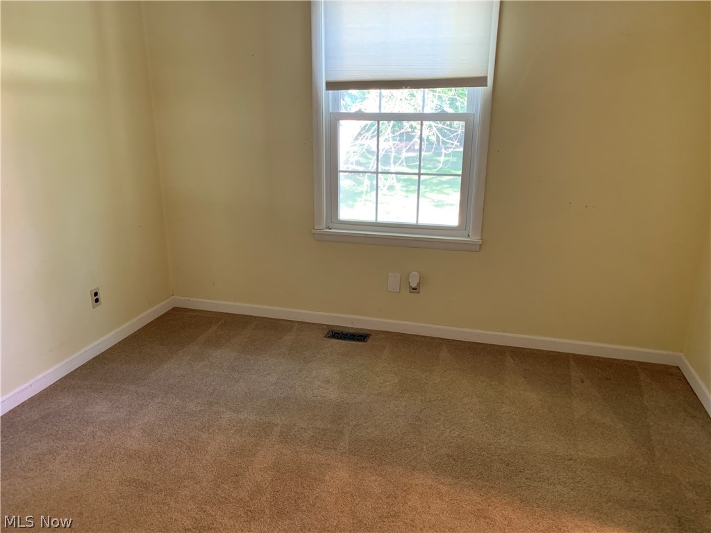 1571 Sunnyacres Road Akron, OH 44321 - Photo 20 of 35 Bedroom #3 - 1571 Sunnyacres Rd, Copley, OH 44321