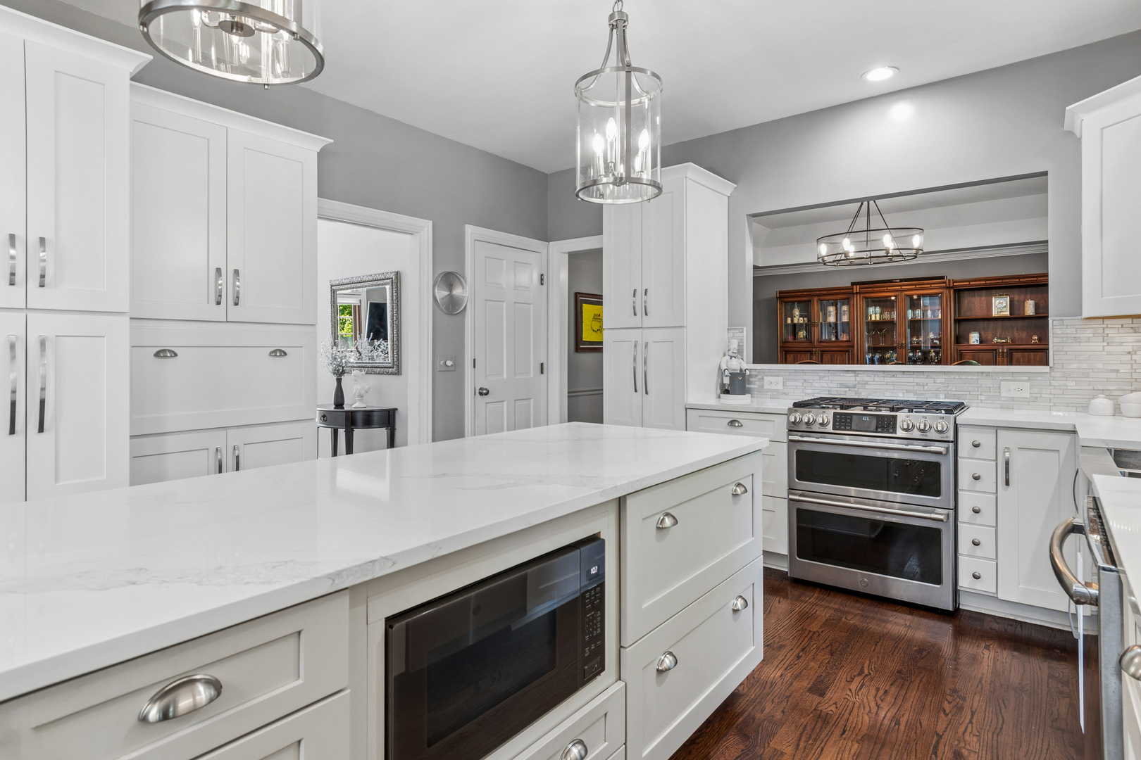 627 Rock Spring Road Naperville, IL 60565 - Photo 6 of 43 Gallery Image 6