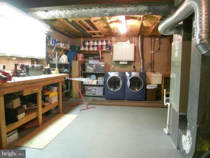 9912 Manet Road Burke, VA 22015 - Photo 17 of 30 Basement