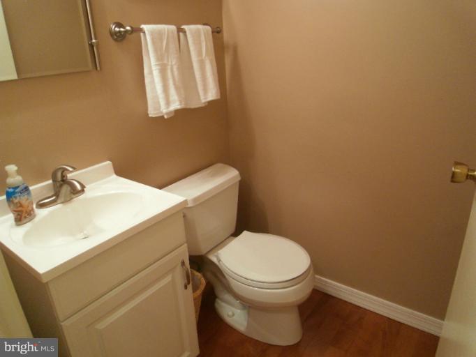 9912 Manet Road Burke, VA 22015 - Photo 25 of 30 Bath
