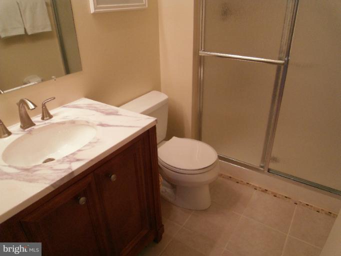 9912 Manet Road Burke, VA 22015 - Photo 27 of 30 Bath