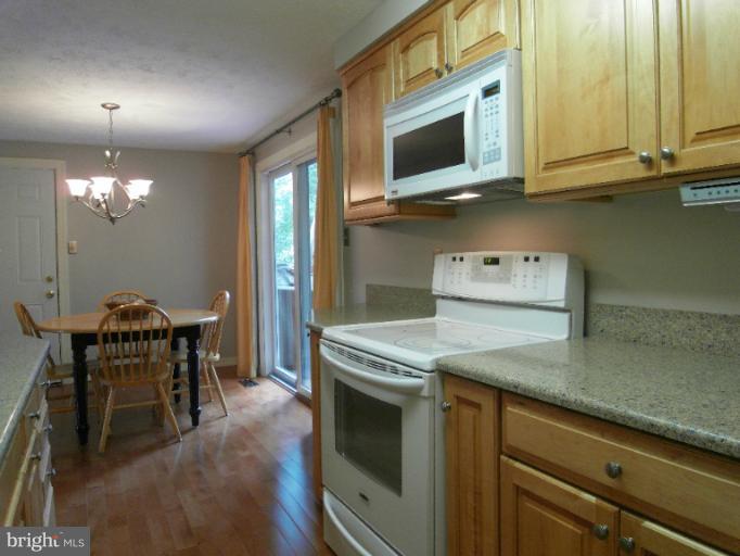9912 Manet Road Burke, VA 22015 - Photo 28 of 30 Kitchen