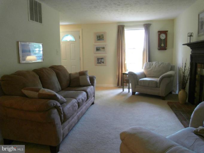 9912 Manet Road Burke, VA 22015 - Photo 10 of 30 Family Room