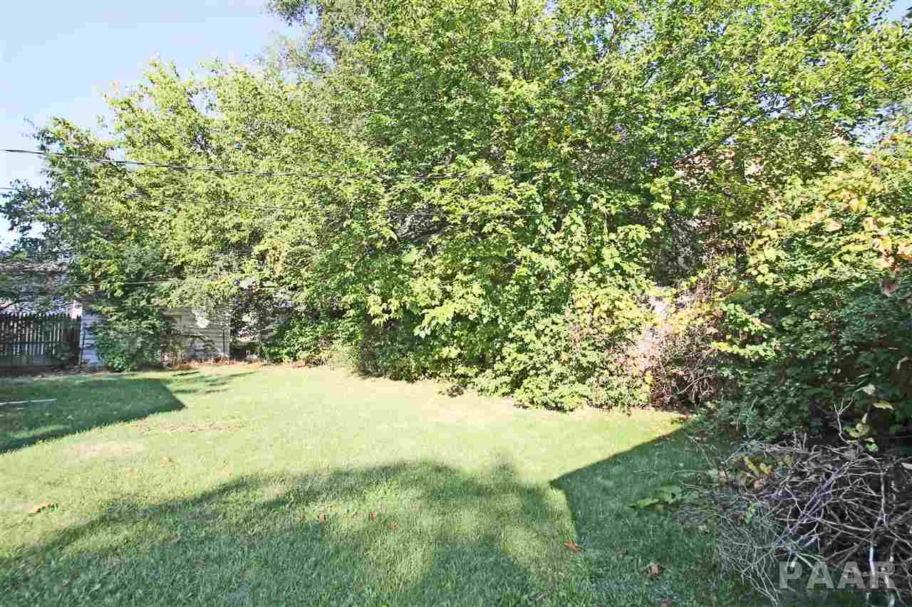 933 West Ridgemont Road Peoria, IL 61614 - Photo 12 of 27 Gallery Image 12