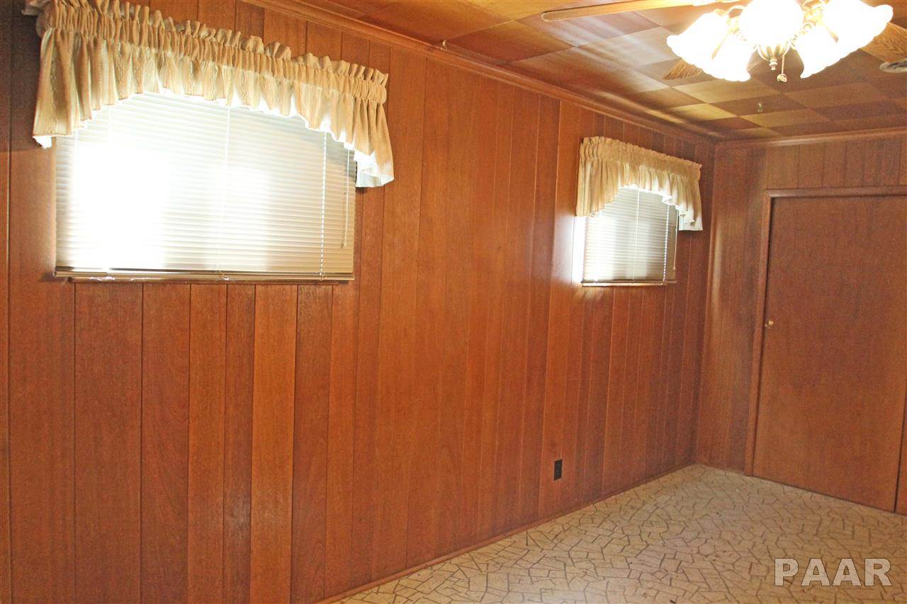933 West Ridgemont Road Peoria, IL 61614 - Photo 15 of 27 Gallery Image 15