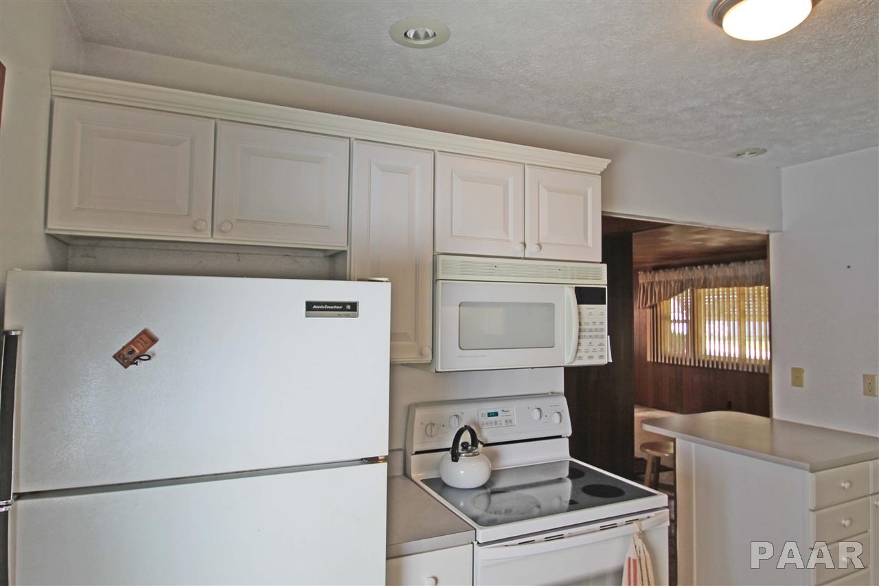 933 West Ridgemont Road Peoria, IL 61614 - Photo 3 of 27 Gallery Image 3
