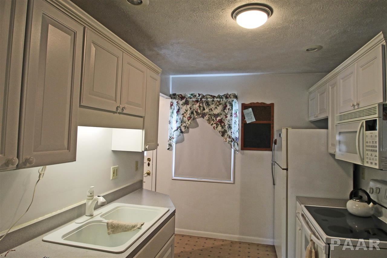 933 West Ridgemont Road Peoria, IL 61614 - Photo 5 of 27 Gallery Image 5