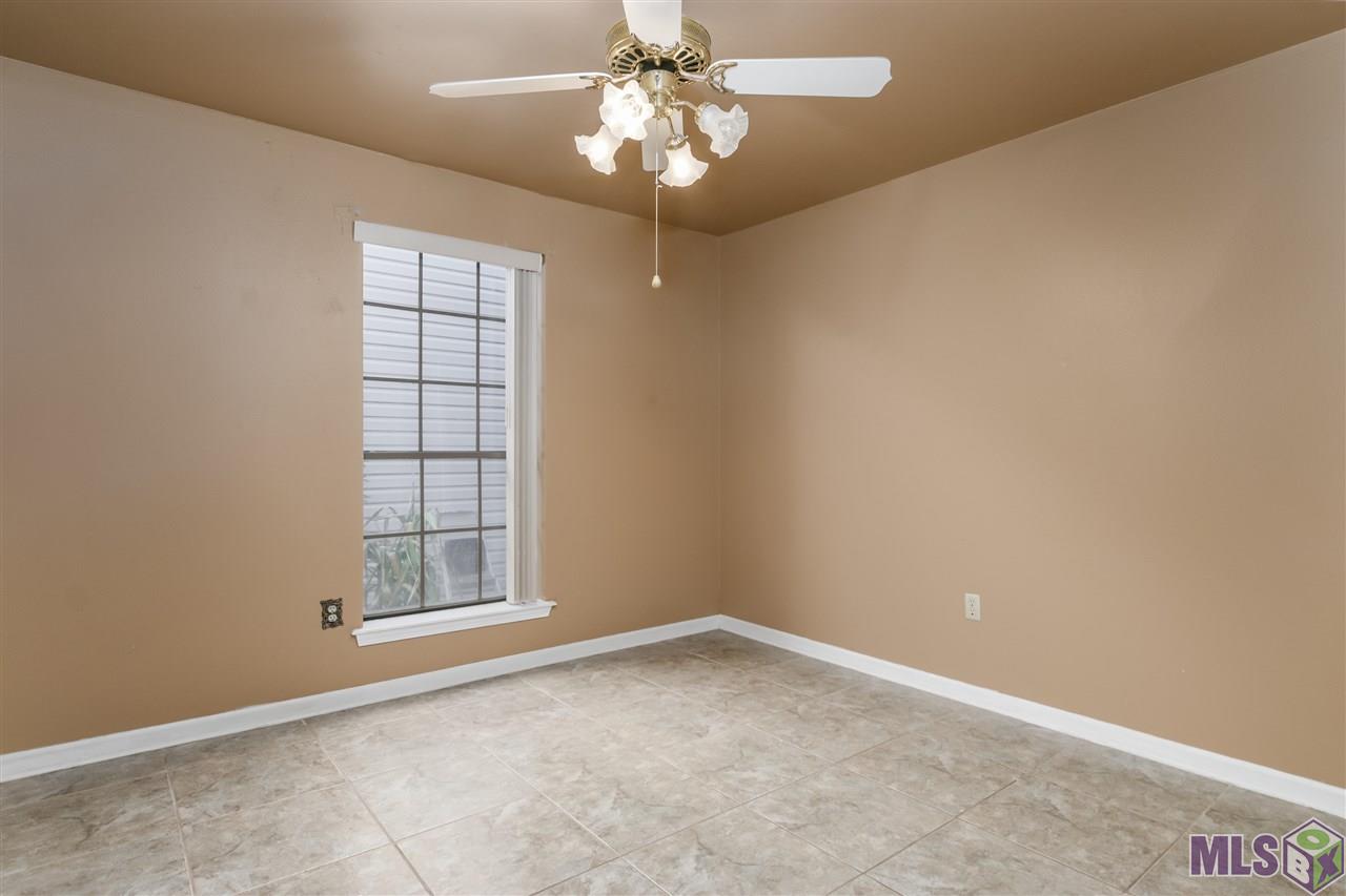 15528 Springwood Avenue Baton Rouge, LA 70817 - Photo 11 of 17 Bedroom 3