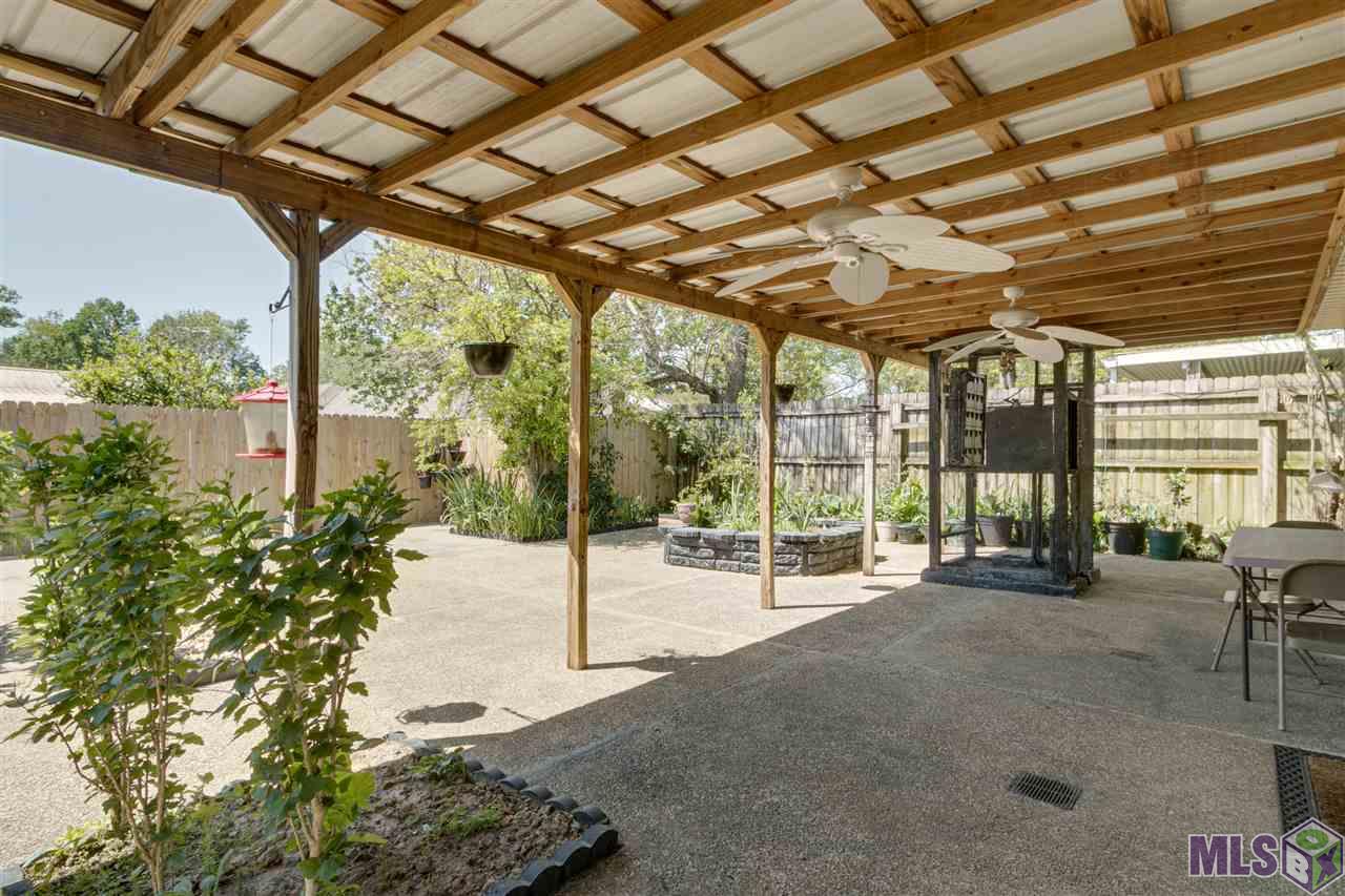 15528 Springwood Avenue Baton Rouge, LA 70817 - Photo 15 of 17 Back Patio