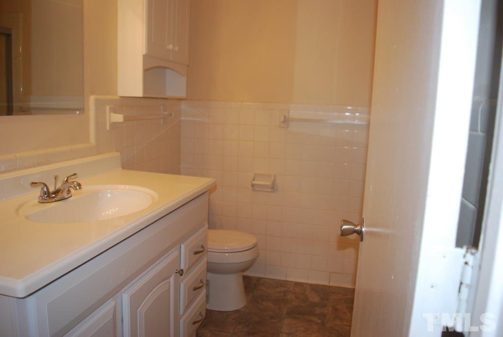 275 Tower Road Henderson, NC 27537 - Photo 3 of 10 bath with shower / tub