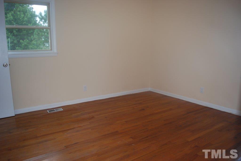 275 Tower Road Henderson, NC 27537 - Photo 8 of 10 Gallery Image 8