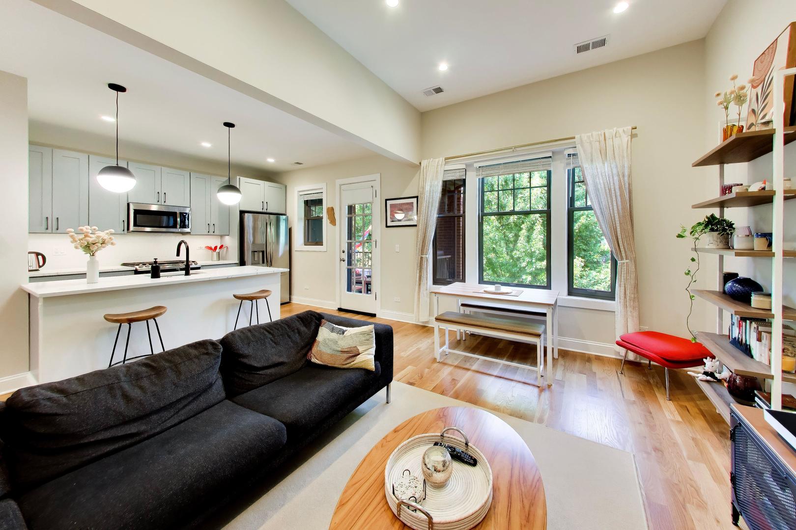 1415 West Rascher Avenue, Unit 302 Chicago, IL 60640 - Photo 8 of 33 Gallery Image 8
