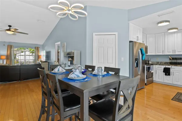 $2,600 | 2718 Feiffer Circle, Sarasota, FL 34235