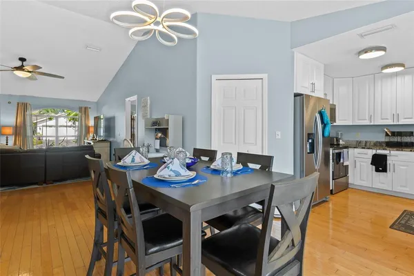 $2,600 | 2718 Feiffer Circle, Sarasota, FL 34235