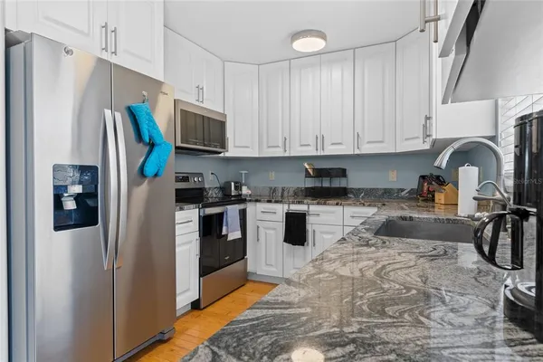 $2,600 | 2718 Feiffer Circle, Sarasota, FL 34235