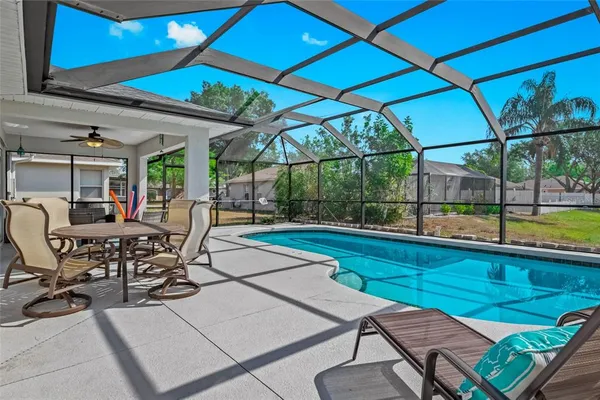 $2,600 | 2718 Feiffer Circle, Sarasota, FL 34235