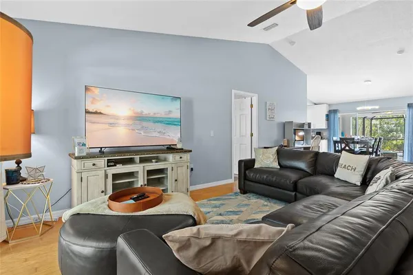 $2,600 | 2718 Feiffer Circle, Sarasota, FL 34235