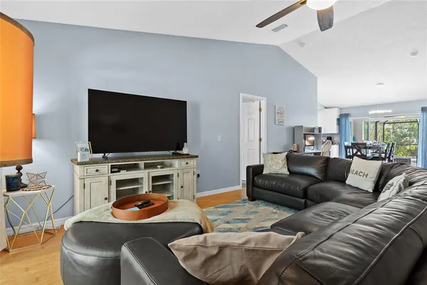 $2,600 | 2718 Feiffer Circle, Sarasota, FL 34235