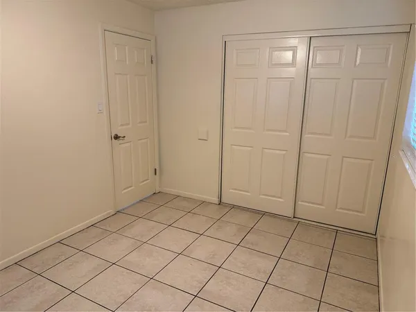 $1,250 | 822 South Lone Oak Drive, Unit B, Leesburg, FL 34748