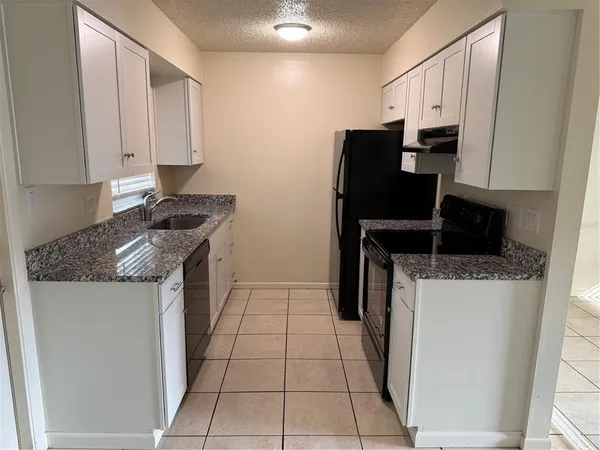 $1,250 | 822 South Lone Oak Drive, Unit B, Leesburg, FL 34748