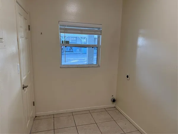 $1,250 | 822 South Lone Oak Drive, Unit B, Leesburg, FL 34748