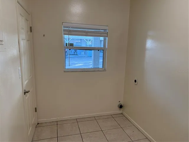 $1,295 | 822 South Lone Oak Drive, Unit B, Leesburg, FL 34748