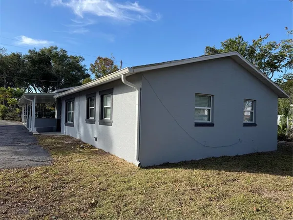 $1,250 | 822 South Lone Oak Drive, Unit B, Leesburg, FL 34748