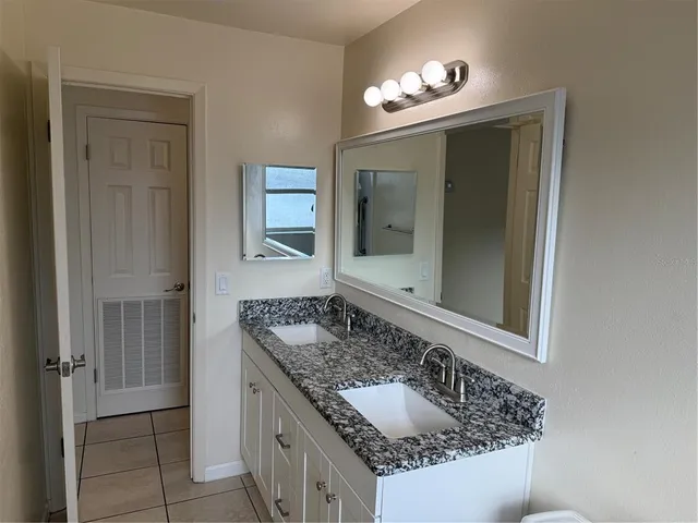 $1,295 | 822 South Lone Oak Drive, Unit B, Leesburg, FL 34748