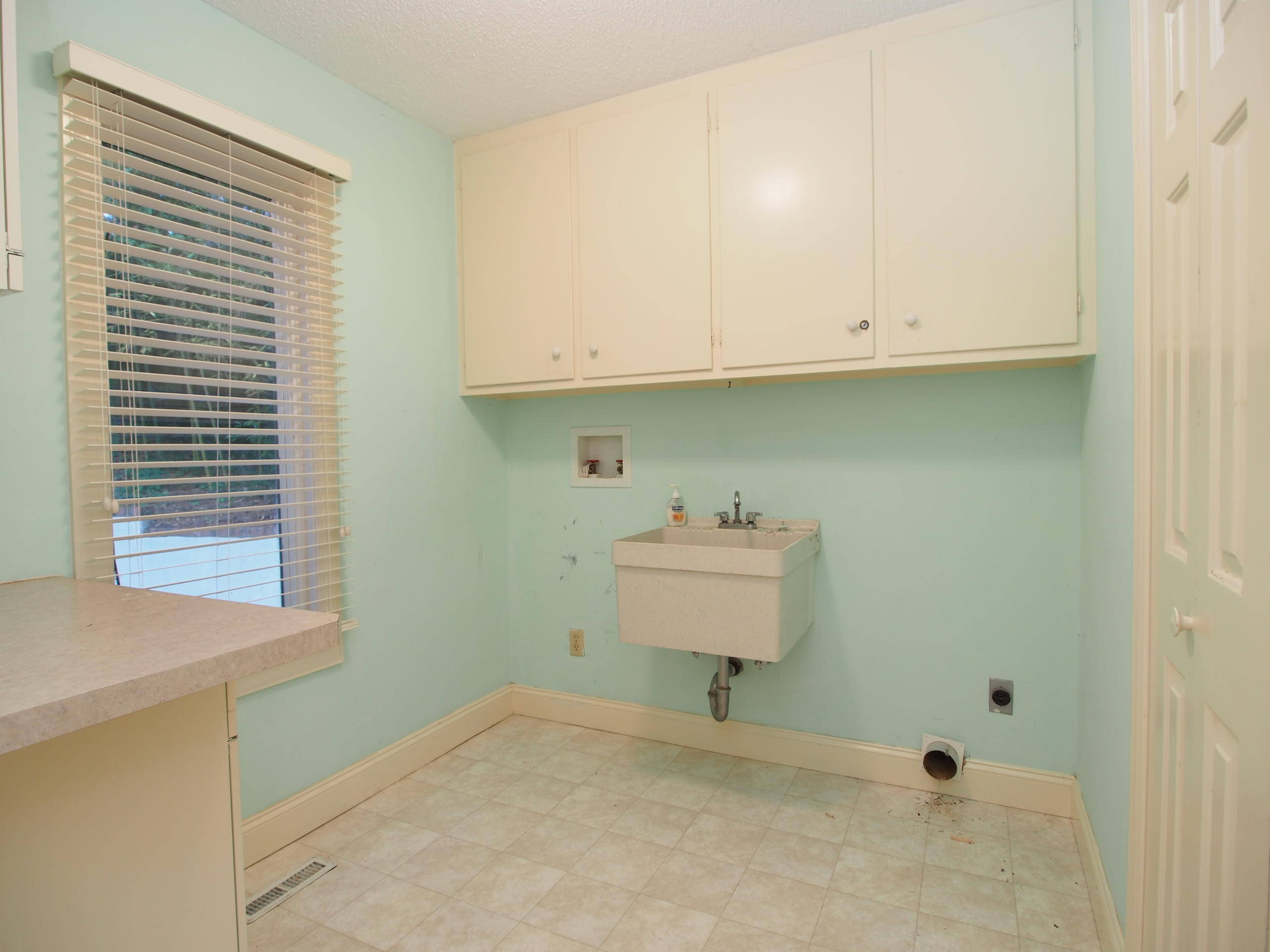540 Highland Road Southern Pines, NC 28387 - Photo 12 of 30 laundry1