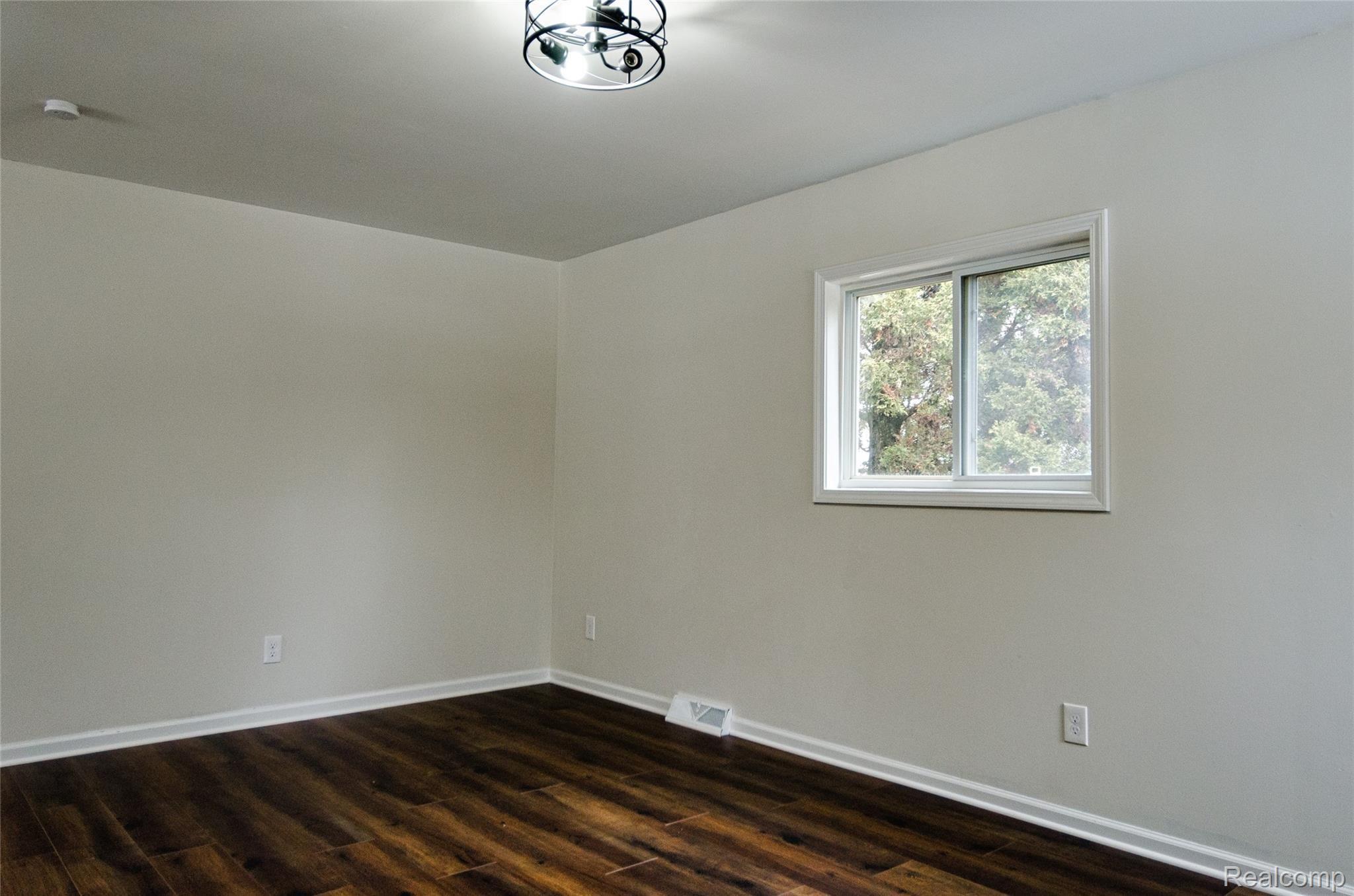 4040 Gleason Road Waterford, MI 48329 - Photo 18 of 31 4040 Gleason-38.jpg