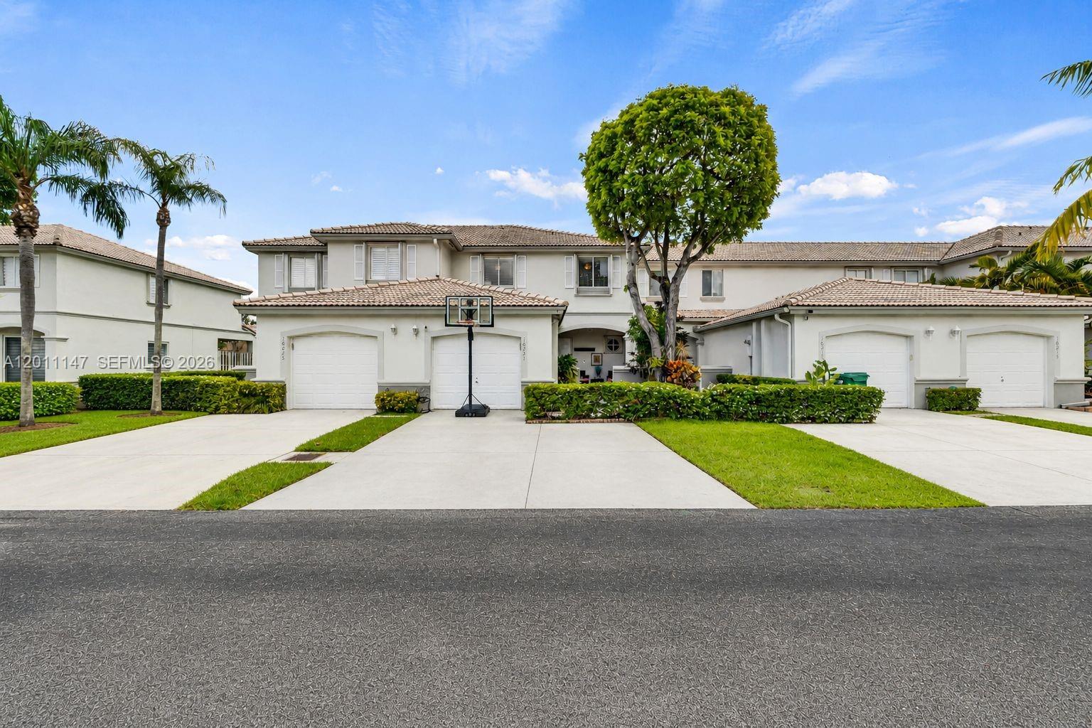 16221 Southwest 72nd Terrace Miami, FL 33193 - Photo 1 of 29