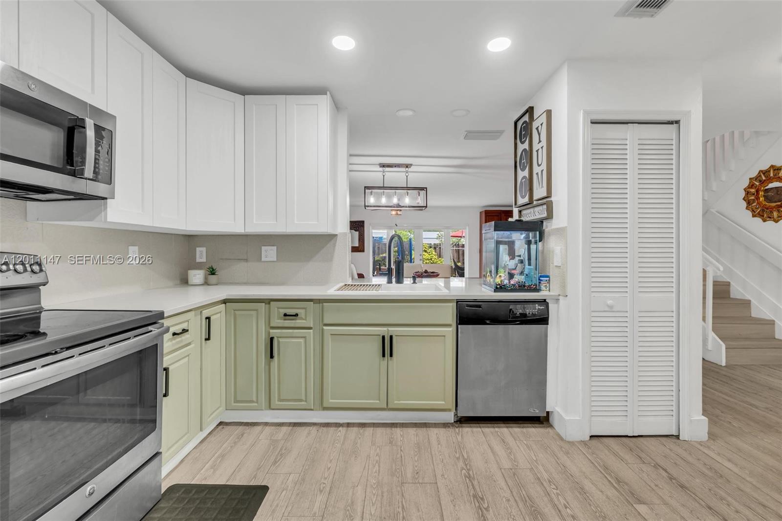 16221 Southwest 72nd Terrace Miami, FL 33193 - Photo 15 of 28