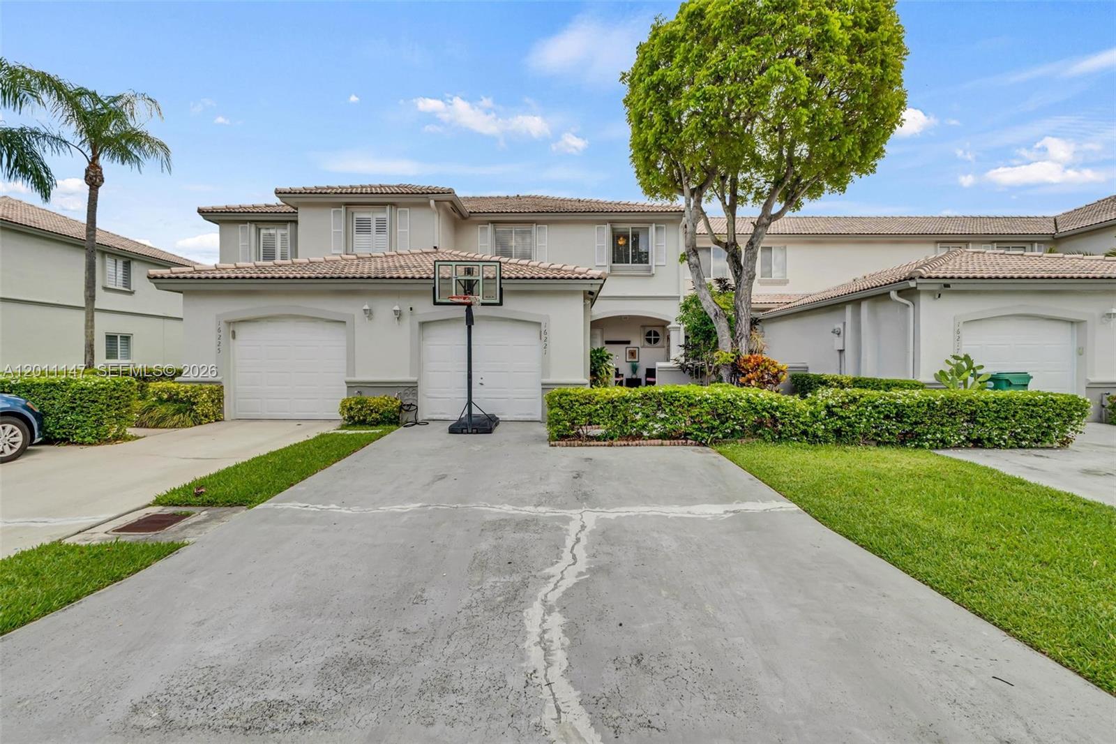16221 Southwest 72nd Terrace Miami, FL 33193 - Photo 2 of 28