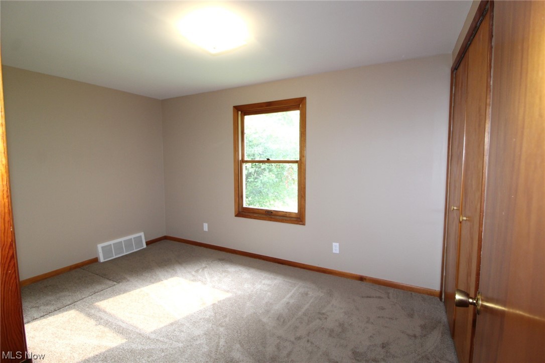 10210 Stone Road Cleveland, OH 44125 - Photo 23 of 35