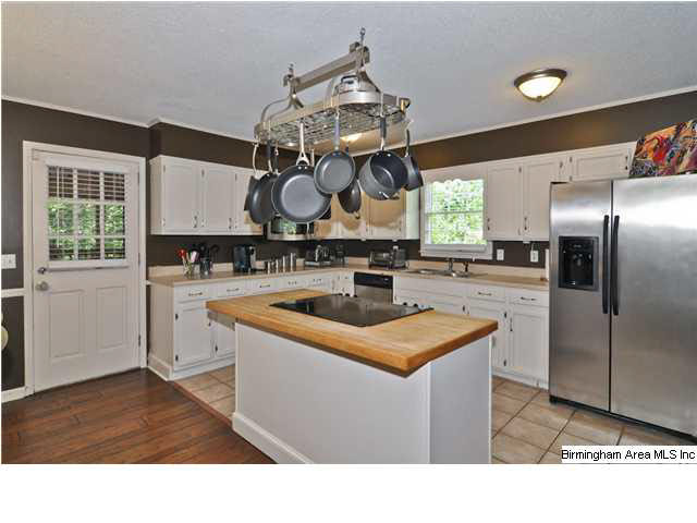 5553 Hunters Hill Road Birmingham, AL 35210 - Photo 4 of 15