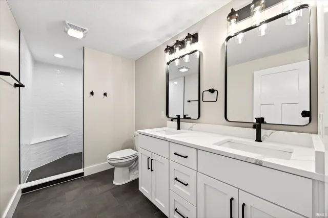 $780,000 | 724 East Crestline Drive, Bloomington, IN 47401