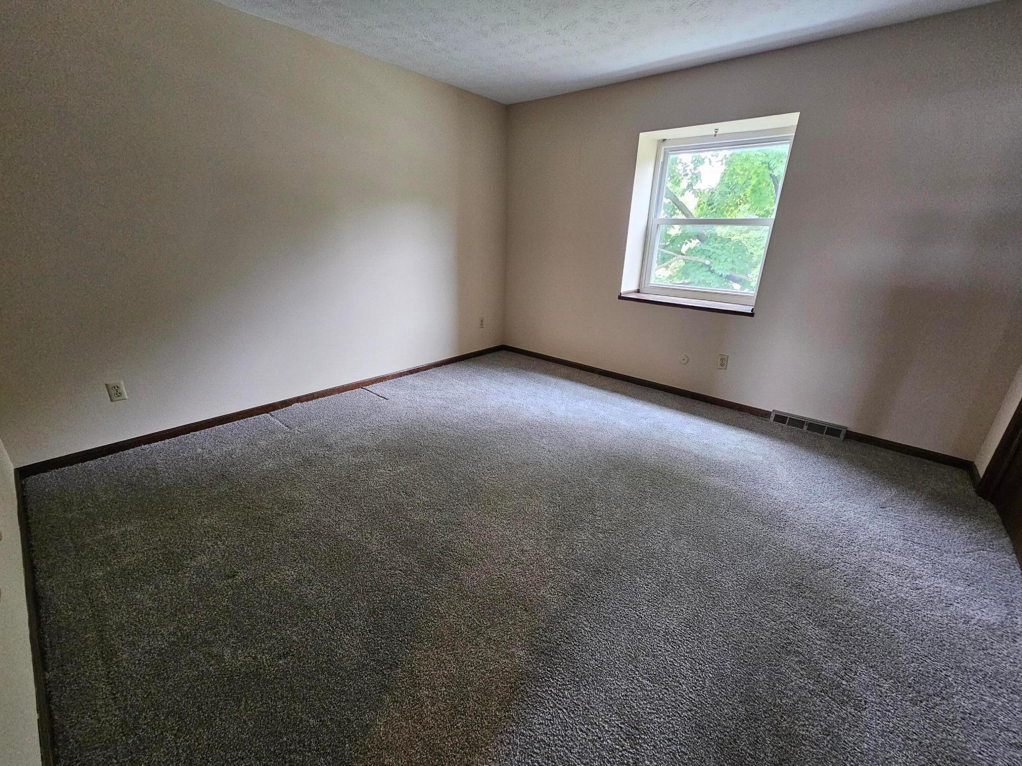 5060 Godown Road, Unit A Columbus, OH 43220 - Photo 17 of 25 20240807_113259