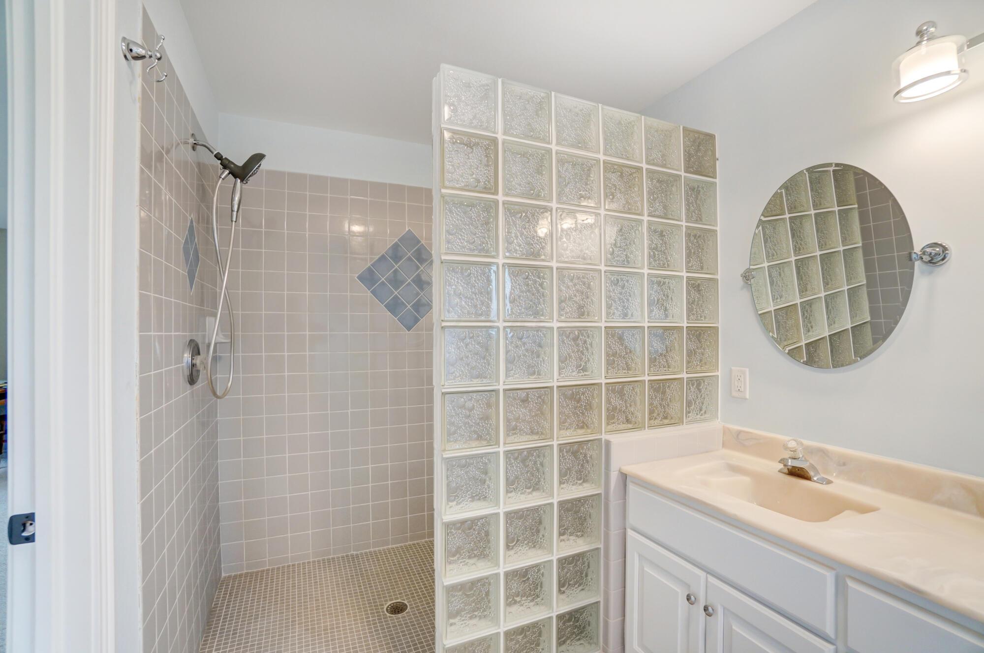 2100 Old Columbus Road London, OH 43140 - Photo 47 of 92 3rd Full Bath up
