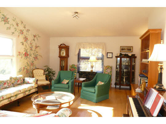 9437 South Walker Road Beloit, WI 53511 - Photo 3 of 11 Gallery Image 3