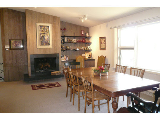 9437 South Walker Road Beloit, WI 53511 - Photo 4 of 11 Gallery Image 4