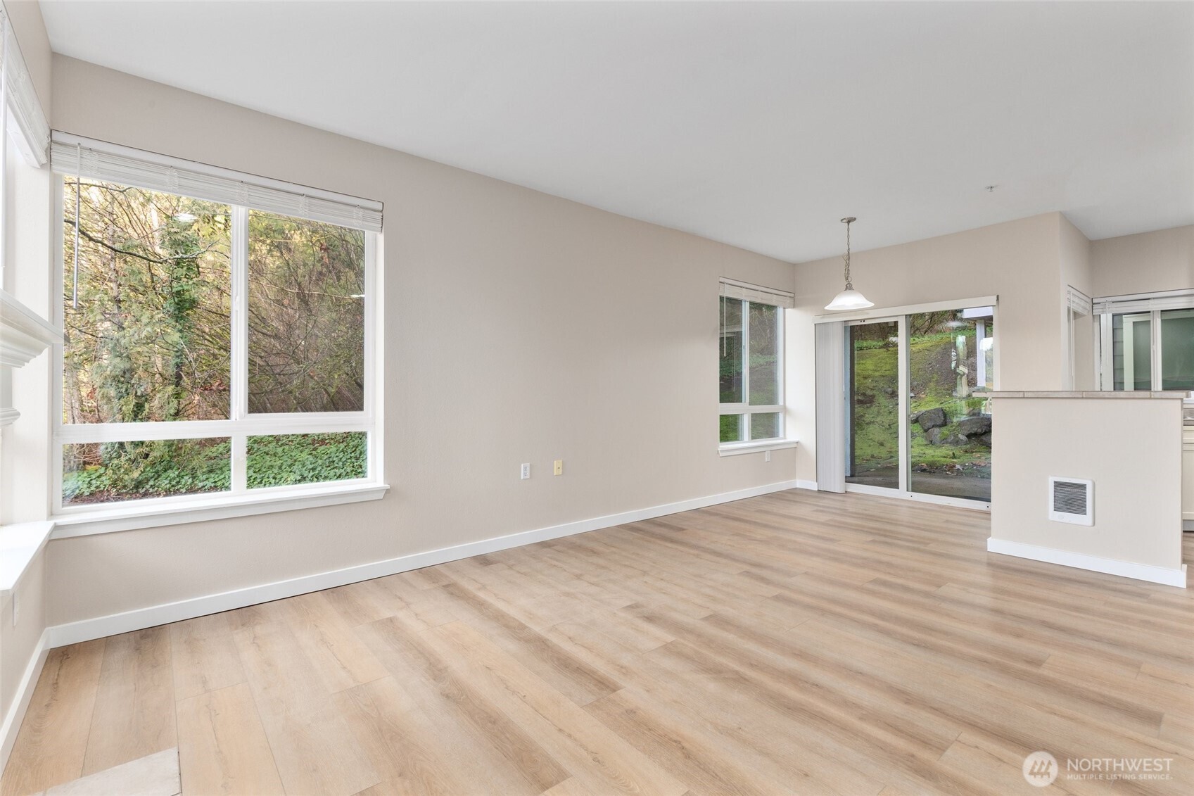 3926 243rd Place Southeast, Unit H101 Bothell, WA 98021 - Photo 3 of 29