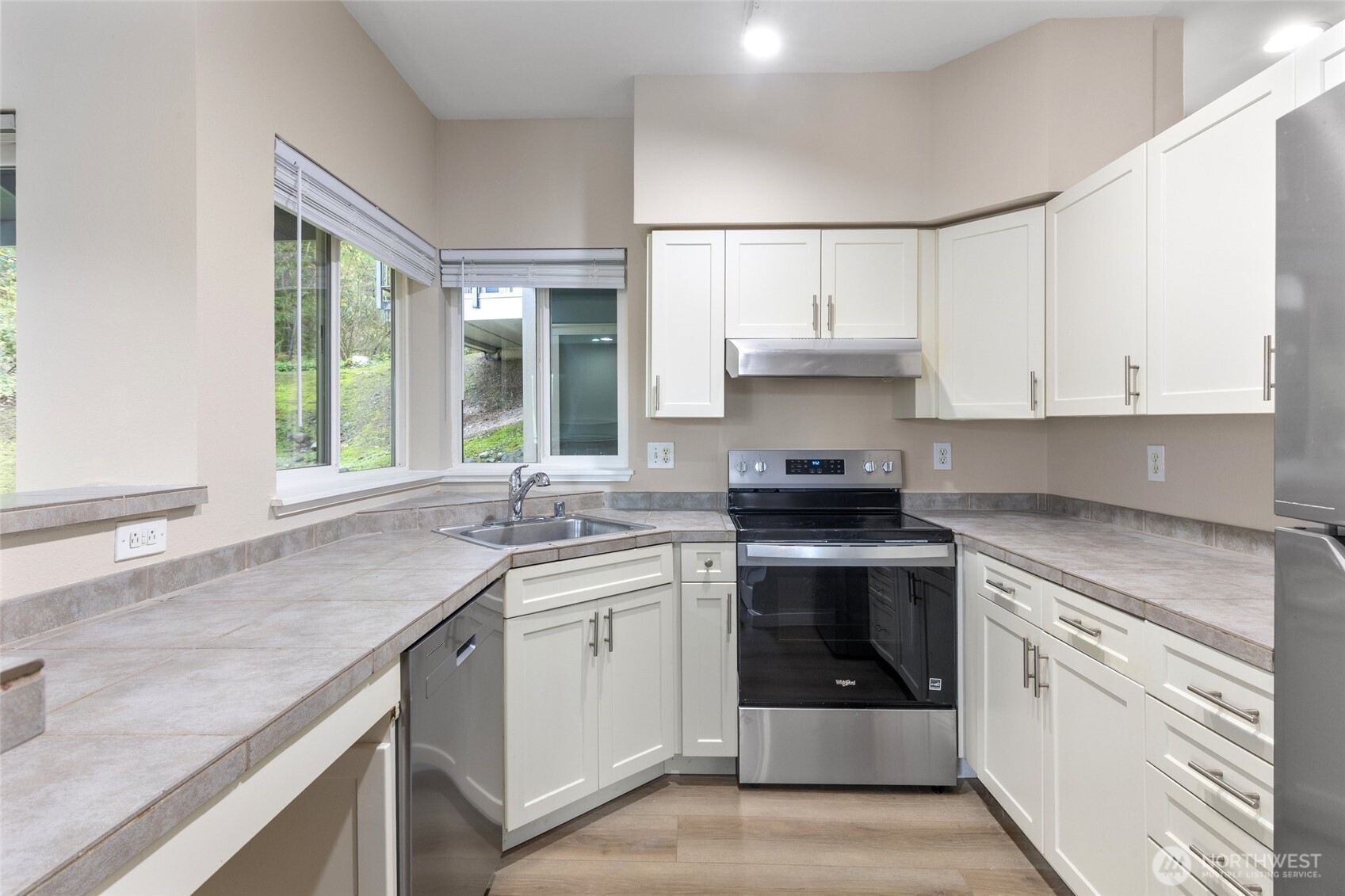 3926 243rd Place Southeast, Unit H101 Bothell, WA 98021 - Photo 10 of 29