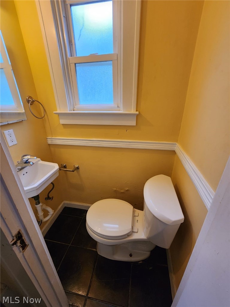 1333 Plainfield Road Cleveland, OH 44121 - Photo 9 of 23