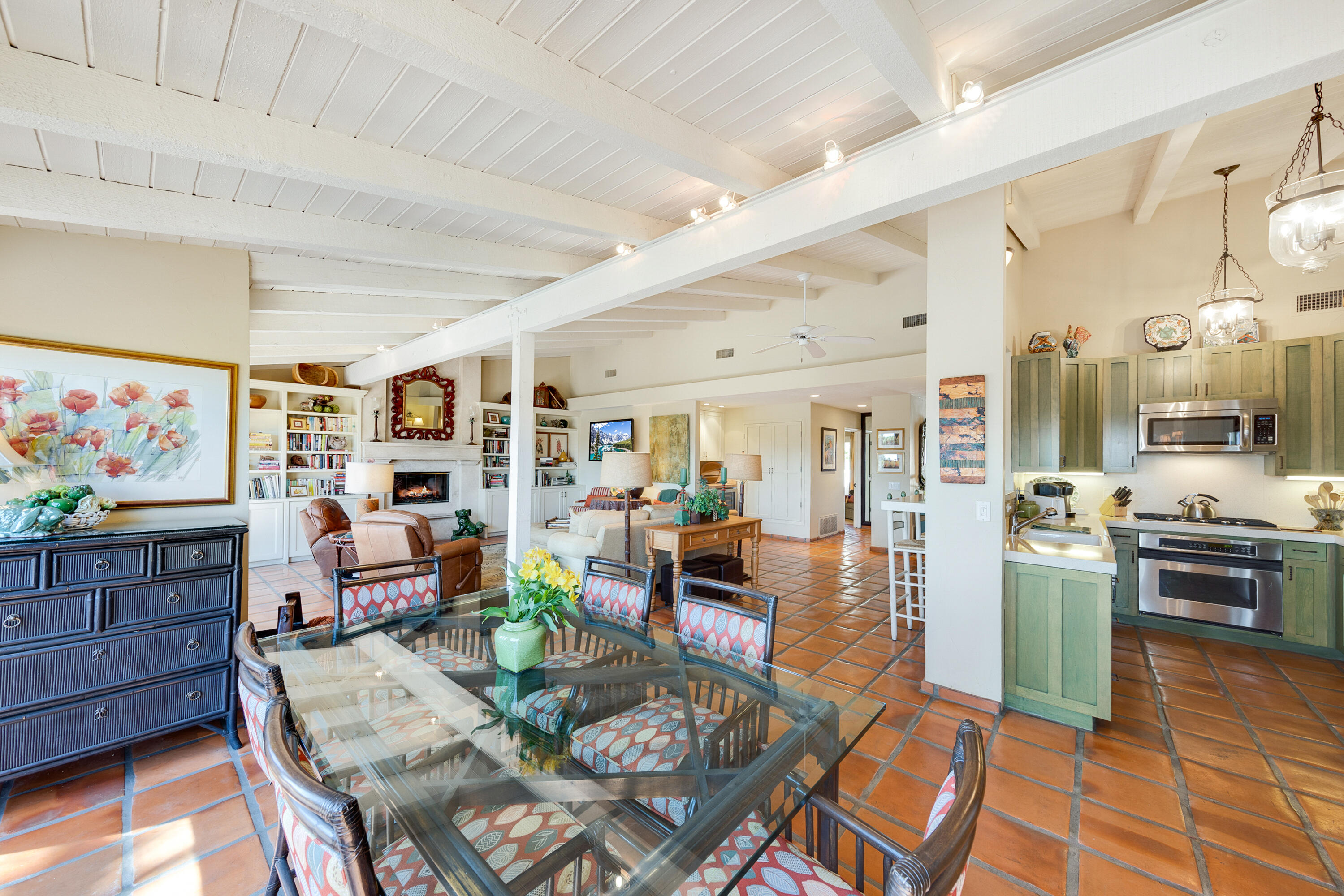 40162 Vía Del Oro Rancho Mirage, CA 92270 - Photo 12 of 34 a living room with furniture and wooden floor